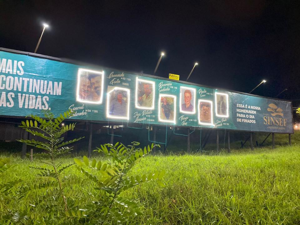 Foto 6 de 13 — Outdoors homenageiam pessoas falecidas em campanha para o Dia de Finados
